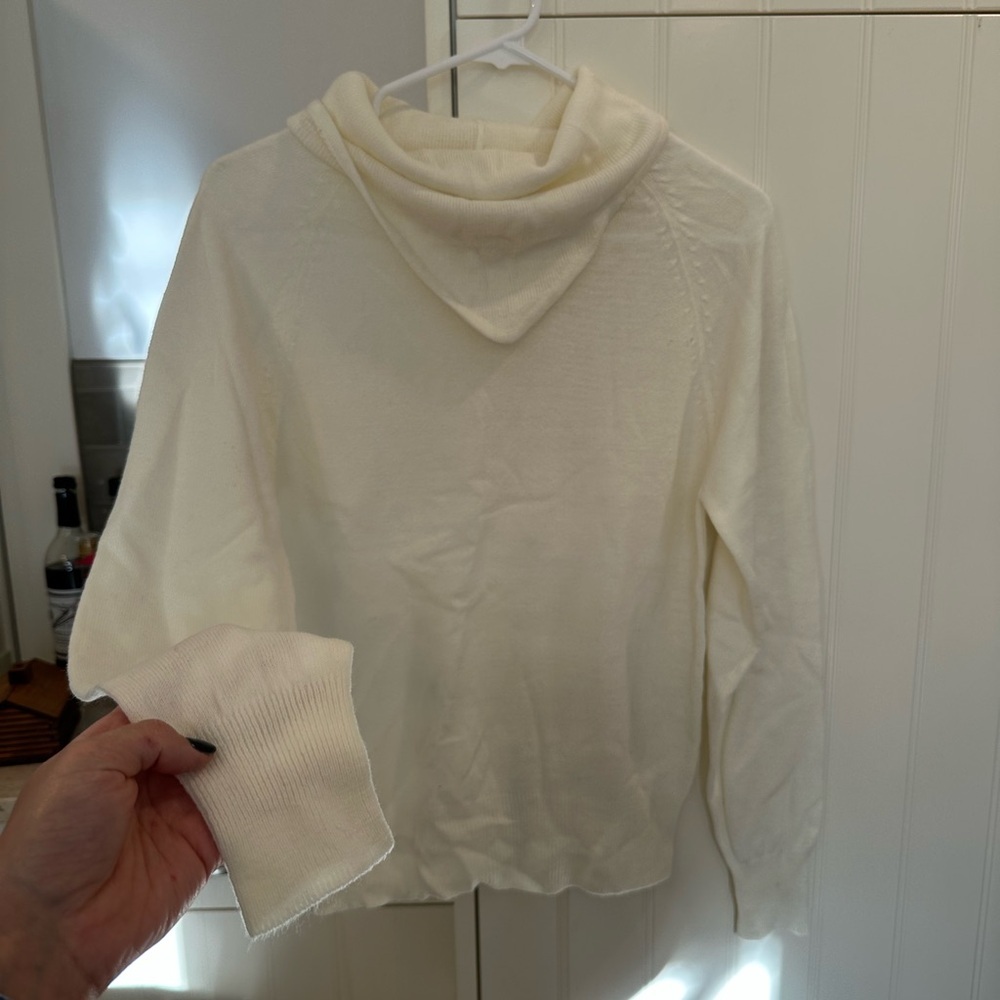 Vintage Cozy White Women's Sweater